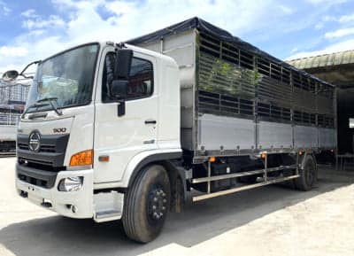 XE TẢI HINO FG8JT7A 8 TẤN THÙNG CHỞ GIA SÚC 8M4