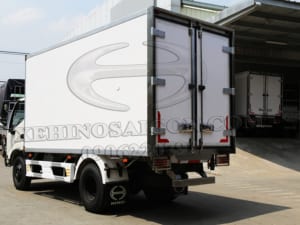 XE TẢI HINO XZU342HD 5 TẤN THÙNG BẢO ÔN