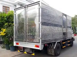 XE TẢI HINO XZU342MD 3T5 THÙNG KÍN
