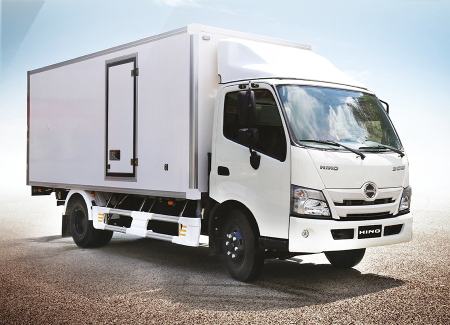 HINO 300 XZU710
