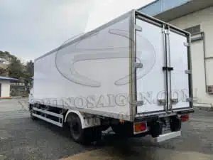 XE TẢI HINO FC9JJTC 6 TẤN THÙNG BẢO ÔN 5M6