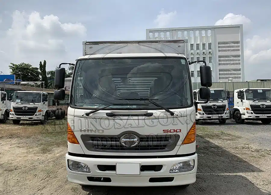 XE TẢI HINO FC9JLTC 6 TẤN THÙNG KÍN 6M7
