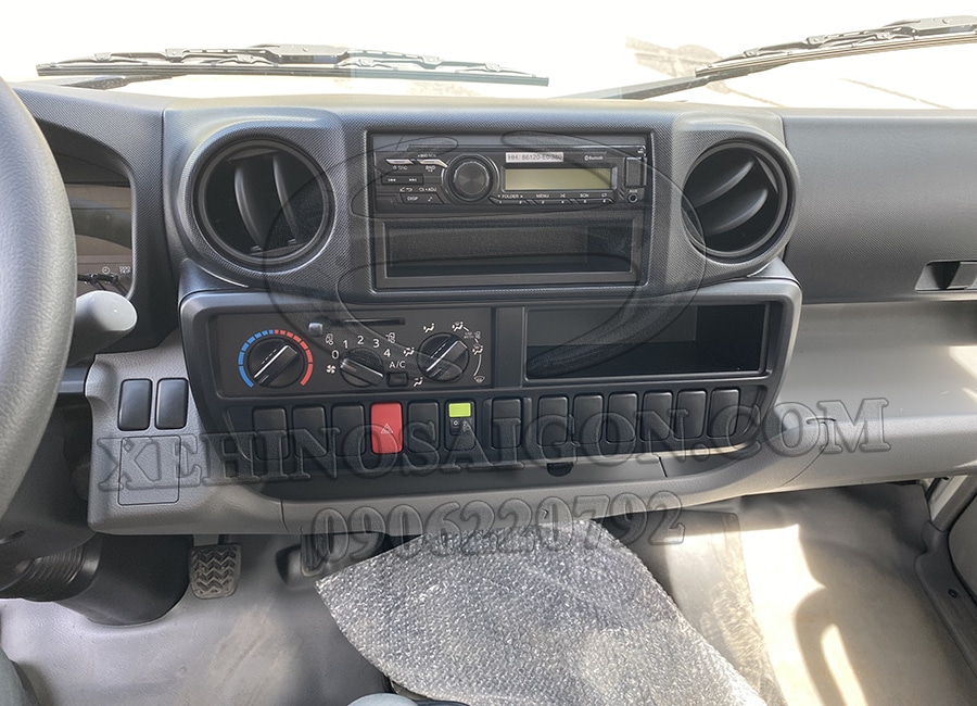 XE TẢI HINO 300 XZU650