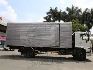 XE TẢI HINO FG8JP7A 8 TẤN 2 THÙNG KÍN 7.2M
