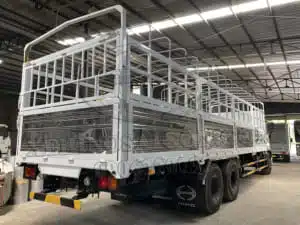 XE TẢI HINO FL8JW7A 15 TẤN THÙNG MUI BẠT 9.4M