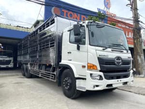 XE TẢI HINO FL8JW7A 15 TẤN THÙNG CHỞ GIA SÚC 9M4