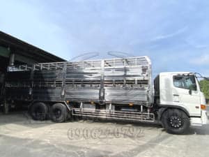 XE TẢI HINO FL8JW7A 15 TẤN THÙNG CHỞ GIA SÚC 9M4