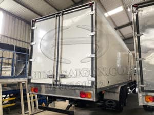 XE TẢI HINO FL8JW7A 15 TẤN THÙNG COMPOSITE 9.4M