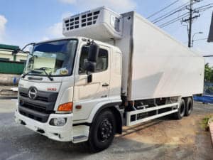XE TẢI HINO FL8JW7A 15 TẤN THÙNG ĐÔNG LẠNH 9M1
