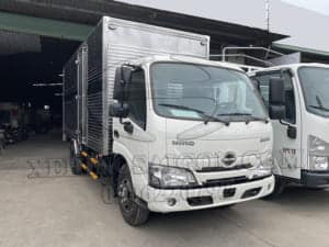 XE TẢI HINO XZU650 1 TẤN 9 THÙNG KÍN 4M5