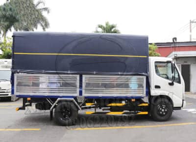 XE TẢI HINO XZU650 1 TẤN 9 THÙNG MUI BẠT 4.5M
