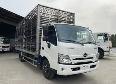 XE TẢI HINO XZU730 3.2 TẤN THÙNG CHỞ VỊT 5.8M