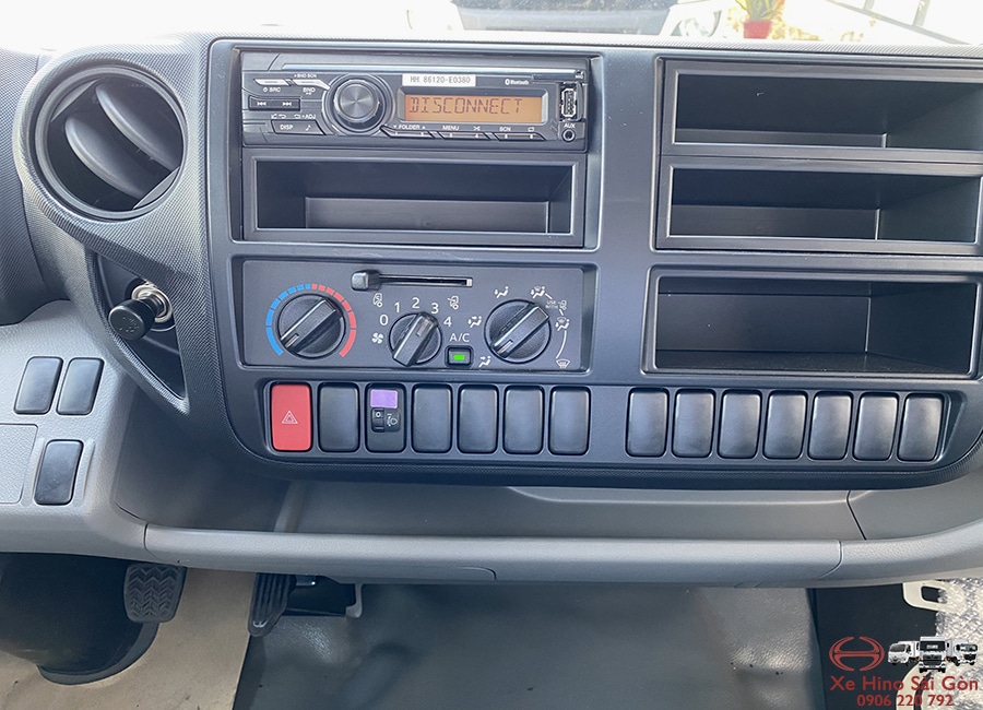 XE TẢI HINO 300 XZU730