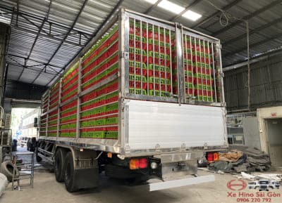 XE TẢI HINO FL8JW7A 15 TẤN THÙNG CHỞ GIA CẦM 9.4M