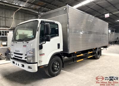 XE TẢI ISUZU NQR75ME4 5 TẤN THÙNG KÍN 6.2M