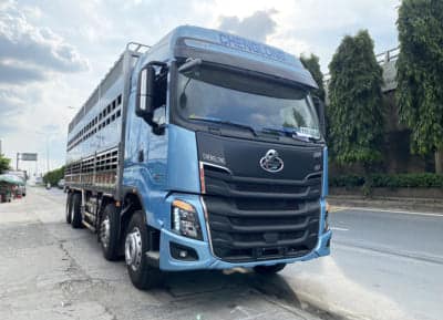 Xe Tải Chenglong H7 5 Chân Thùng Chở Gia Súc 9.4m