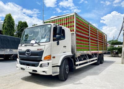 XE TẢI HINO FL8JW7A 15 TẤN THÙNG CHỞ GIA CẦM 9.4M