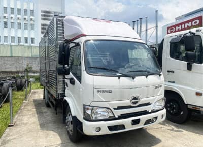 XE TẢI HINO XZU650 3.5 TẤN THÙNG KÍN 4.5M