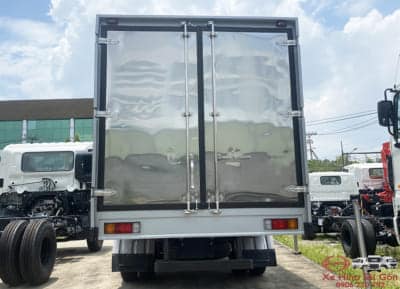 XE TẢI HINO XZU650 3.5 TẤN THÙNG KÍN 4.5M