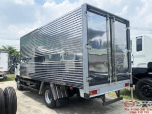 XE TẢI HINO XZU650 3.5 TẤN THÙNG KÍN 4.5M