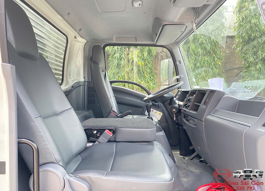 Xe Tải Isuzu FRR90QE5 6 Tấn Thùng Kín 7.5m
