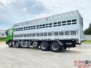 Xe Tải Chenglong H7 5 Chân Thùng Chở Gia Súc 9.4m