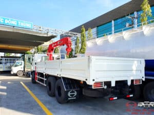 Xe Tải Hino FL8JT7A 15 Tấn Gắn Cẩu Unic URV550