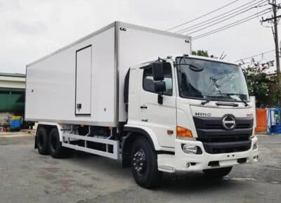 Xe Tải Hino FL8JT7A 15 Tấn Thùng Bảo Ôn 7.6m