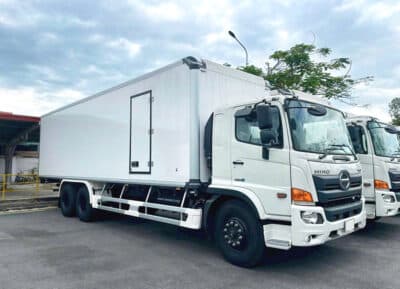 Xe Tải Hino FM8JW7A 15 Tấn Thùng Bảo Ôn 9.1m