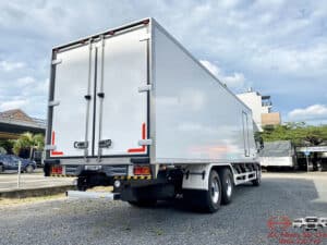 Xe Tải Hino FM8JW7A 15 Tấn Thùng Đông Lạnh 9.1m