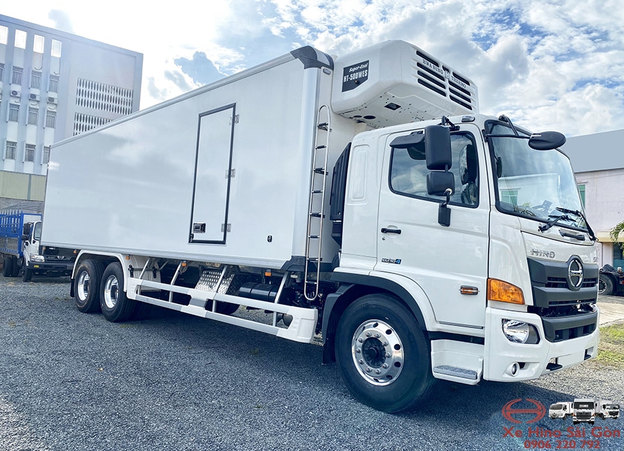 Xe Tải Hino FM8JW7A 15 Tấn Thùng Đông Lạnh 9.1m