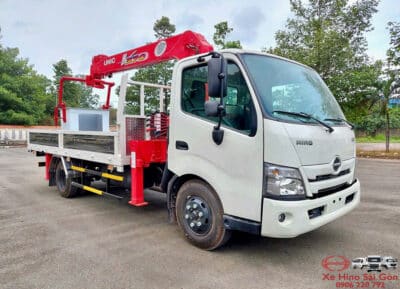 Xe Tải Hino XZU730 5 Tấn Gắn Cẩu Unic URV370