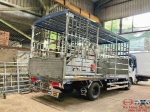 Xe Tải Hino XZU720 3.5 Tấn Thùng Chở Gia Cầm 5.2m
