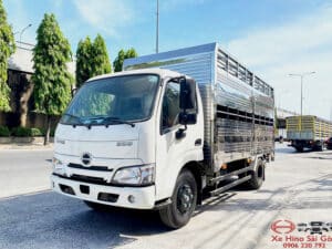 Xe Tải Hino XZU650 1.9 Tấn Thùng Chở Gia Súc