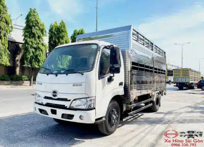 Xe Tải Hino XZU650 1.9 Tấn Thùng Chở Gia Súc