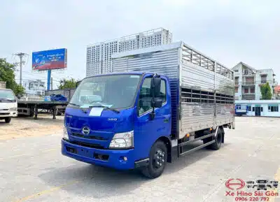 Xe Tải Hino XZU720 3.5 Tấn Thùng Chở Gia Súc