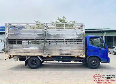 Xe Tải Hino XZU720 3.5 Tấn Thùng Chở Gia Súc