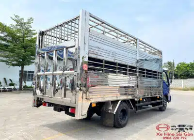Xe Tải Hino XZU720 3.5 Tấn Thùng Chở Gia Súc