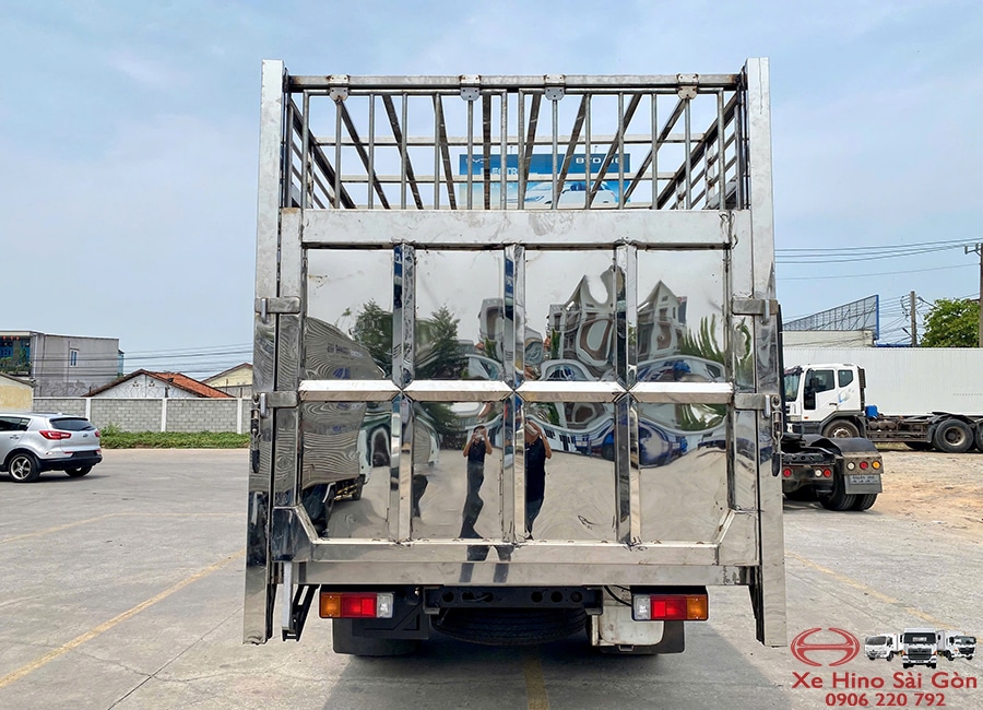 Xe Tải Hino XZU720 3.5 Tấn Thùng Chở Gia Súc