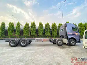 Xe Tải Howo 4 Chân 16 Tấn Thùng Chở Gia Súc 9.6m