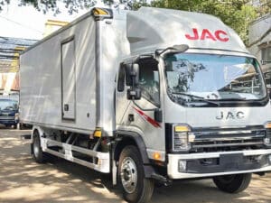 Xe Tải Jac N900S Plus 9 Tấn Thùng Bảo Ôn 6.8m