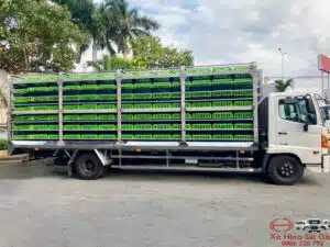 Xe Tải Hino FC9JLTC 6.5 Tấn Thùng Chở Gia Cầm
