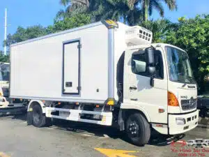 Xe Tải Hino FC9JLTC 6.5 Tấn Thùng Đông Lạnh