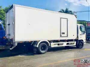 Xe Tải Hino FC9JLTC 6.5 Tấn Thùng Đông Lạnh