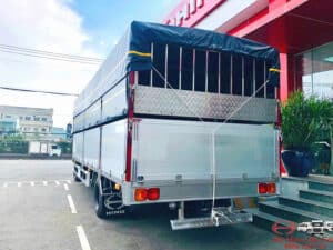 Xe Tải Hino FC9JLTC 6.5 Tấn Thùng Mui Bạt Nhôm 6.7m