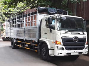 Xe Tải Hino FG8JT8A 8 Tấn Thùng Mui Bạt 8.8m