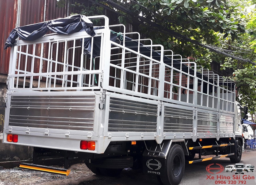Xe Tải Hino FG8JT8A 8 Tấn Thùng Mui Bạt 8.8m