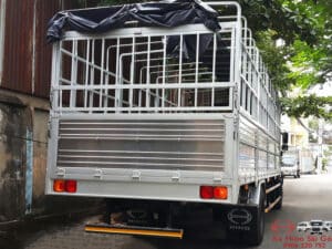 Xe Tải Hino FG8JT8A 8 Tấn Thùng Mui Bạt 8.8m