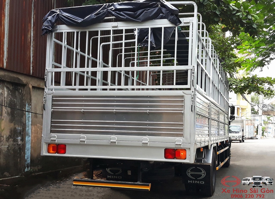 Xe Tải Hino FG8JT8A 8 Tấn Thùng Mui Bạt 8.8m