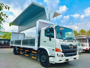 Xe Tải Hino FG8JT8A 8 Tấn Thùng Cánh Dơi 8m